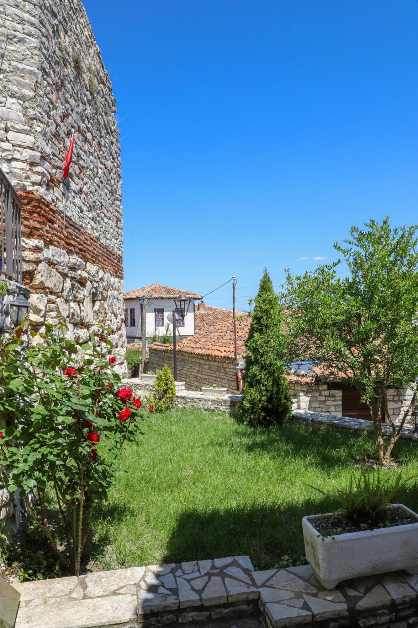 Guest House Vasili Berat Dış mekan fotoğraf