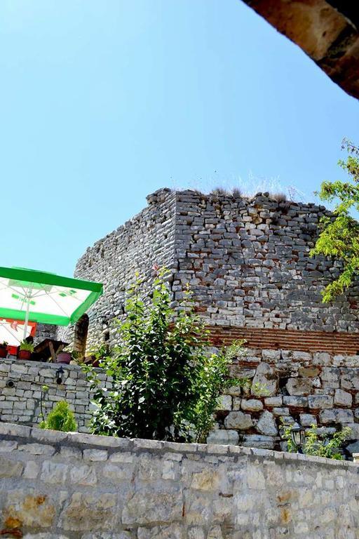 Guest House Vasili Berat Dış mekan fotoğraf